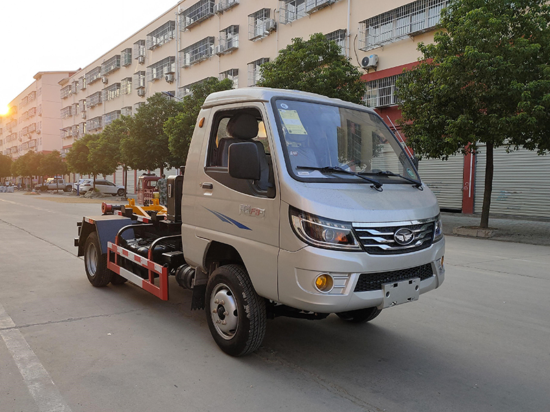 RLQ5030ZXXZB6唐骏后双轮3-4勾臂垃圾车